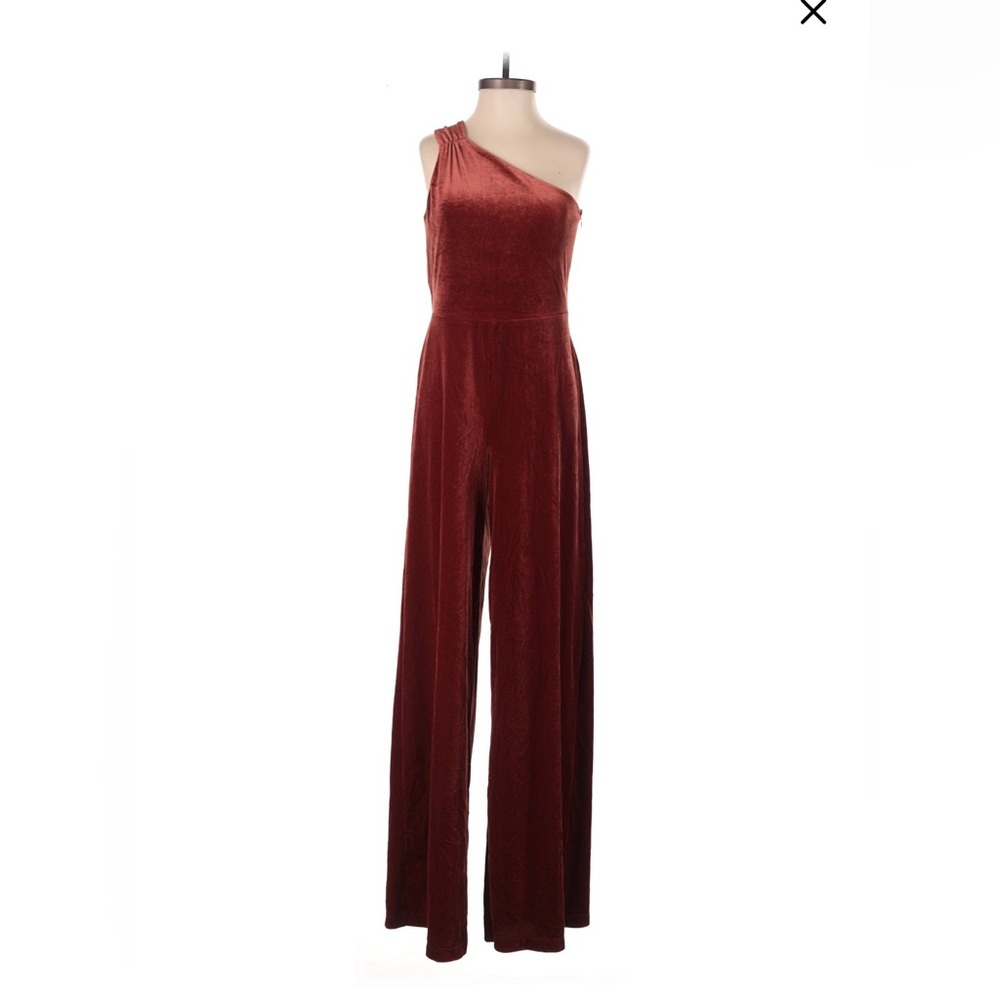 Chic One-Shoulder Jumpsuit in Burnt Orange